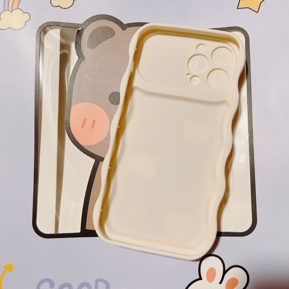 (NEW!) iPhone 13 Pro Max phone case - Picture 3 of 3